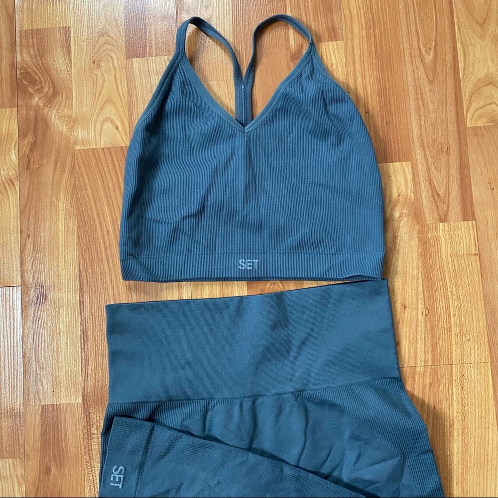 SOLD Set Active Navy Set